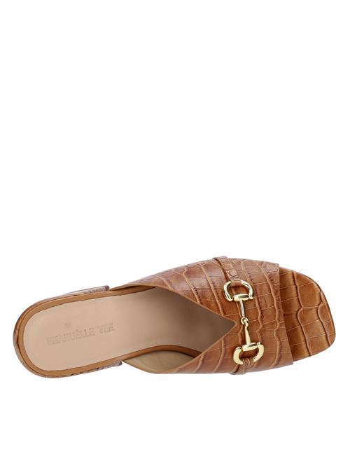  EMANUELLE VEE | 421M-411-11-COCCUOIO